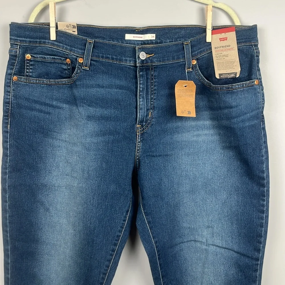 NWT Levi's Womens Boyfriend Fit Jeans‎ - SZ 34